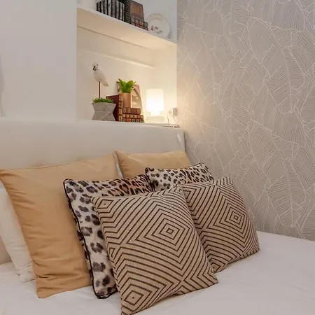 Apartament Modern And Cozy In *